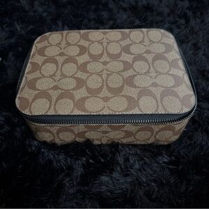 Coach Tech Organizer